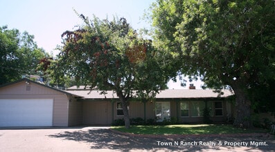 Building Photo - 4782 Garfield St