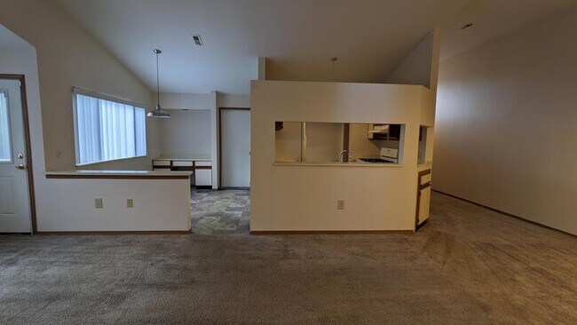 Building Photo - 903 Shadow Ln