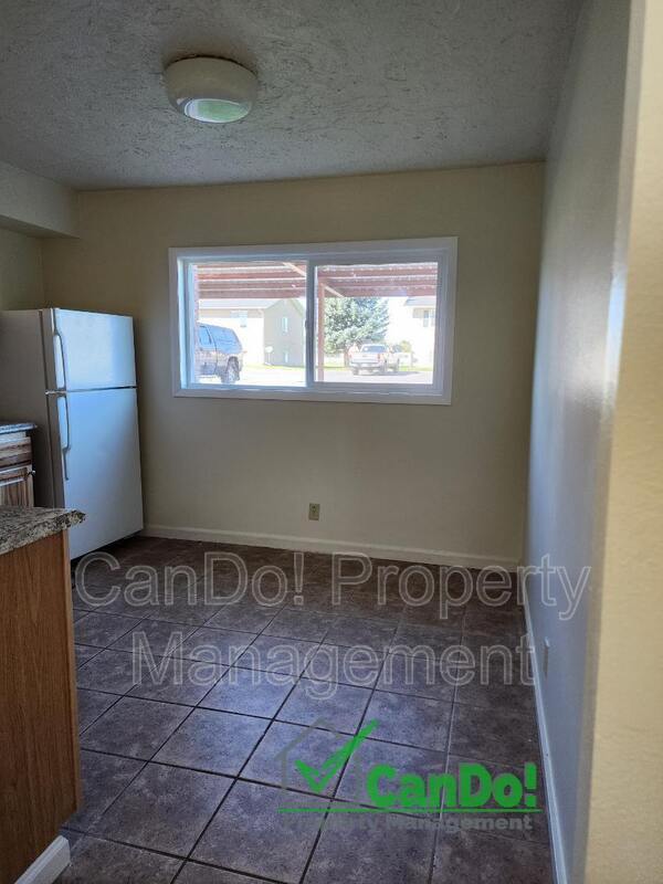 Building Photo - 230 Carol Dr