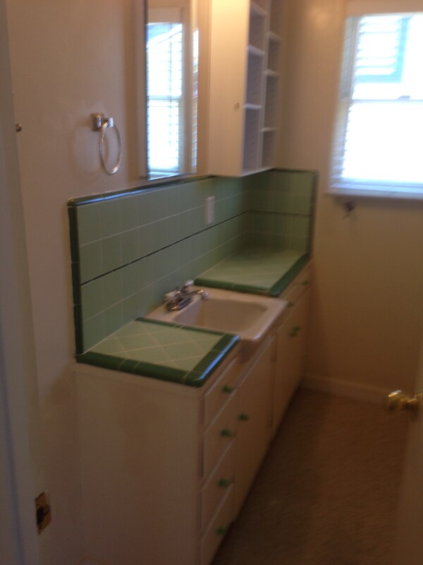 Foto del edificio - 298 Ramona Dr