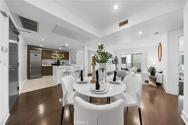 Foto del edificio - 1730 SAWTELLE Blvd