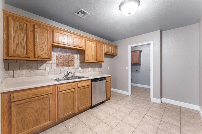 Foto del edificio - 521 Redbud St