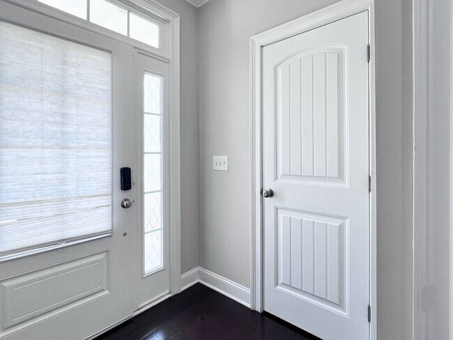 Foto del edificio - 156 Wildfell Trl