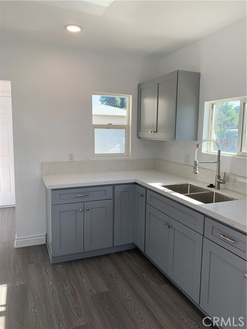 Foto del edificio - 8249 Oleander Ave