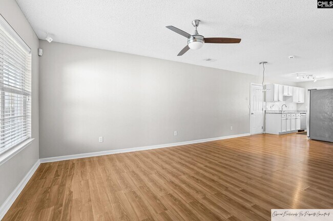 Building Photo - 127 Hardwood Dr
