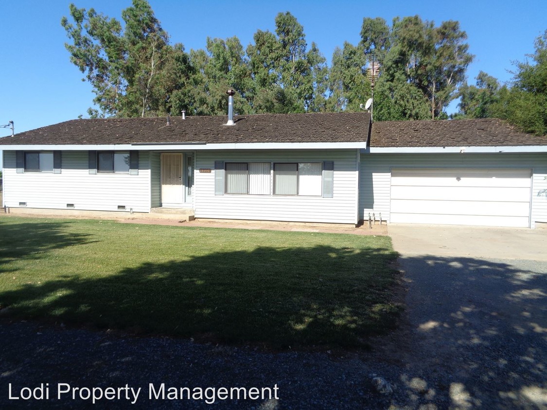 Primary Photo - 3 br, 2 bath House - 22391 N DUSTIN ROAD