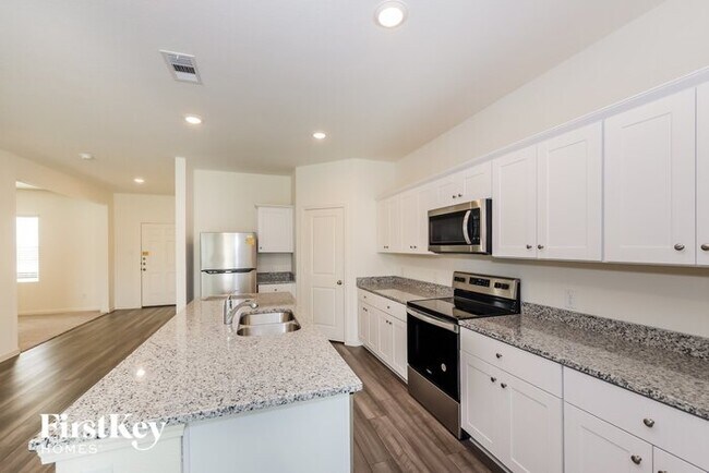 Building Photo - 1840 Sandlin Dr
