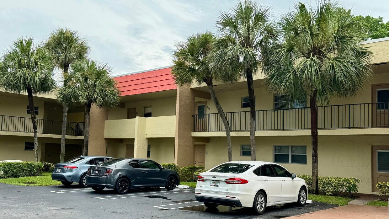 Foto principal - 2800 Fiore Way