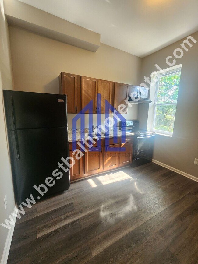 Foto del edificio - Spacious 4 Bedroom 1.5 Bath in East Baltimore