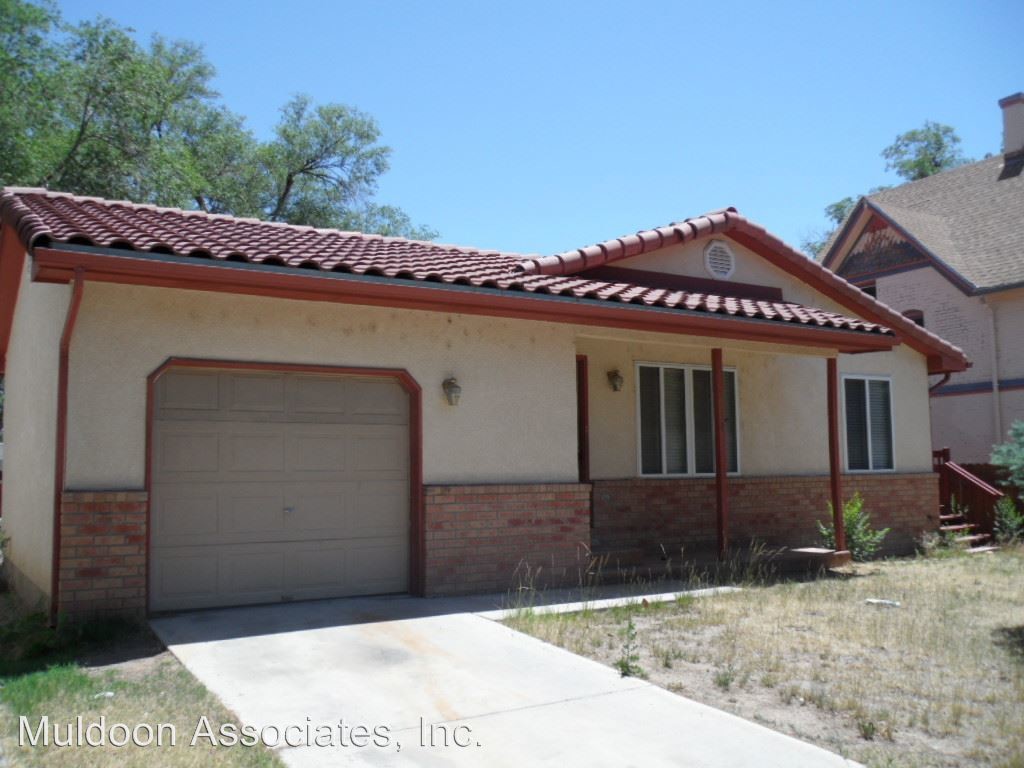 Foto principal - 2234 N Grand Ave