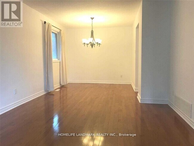 Photo du bâtiment - 1431 Livingston Rd