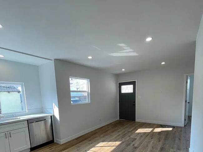 Foto del edificio - Modern 3BD/2BA in Arts District! Pet Frien...