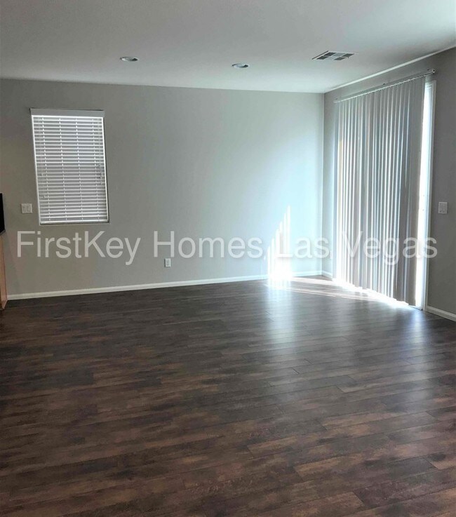 Foto del edificio - 9809 Dryden Ct