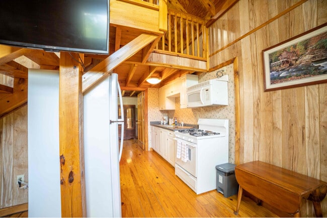 Foto del edificio - 496 Pearl Ln