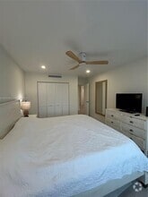 Building Photo - 400 Kings Point Dr