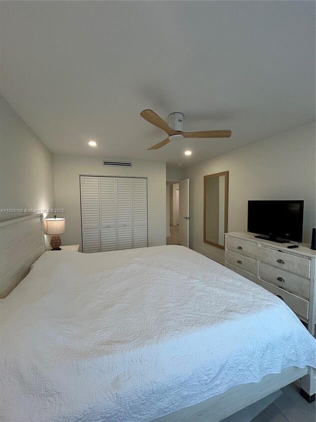 Foto principal - 400 Kings Point Dr