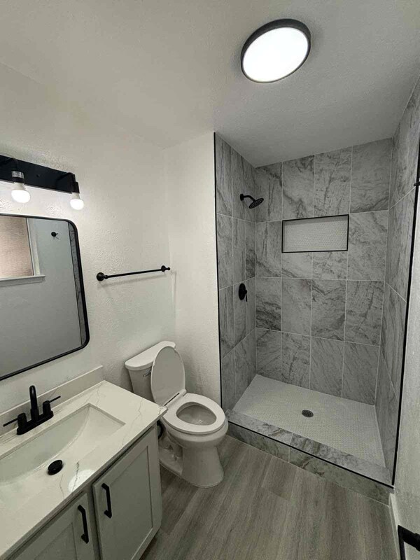 Building Photo - 414 Candlelight Ave