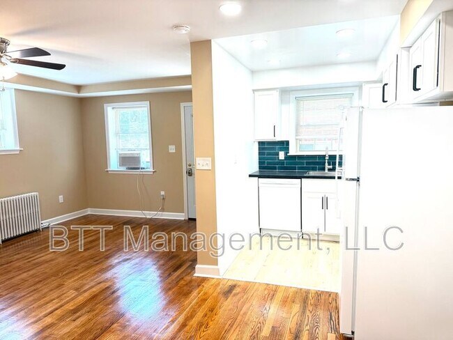 Foto del edificio - 8712 Bradford Rd
