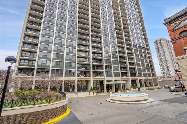 Building Photo - 1560 N Sandburg Terrace
