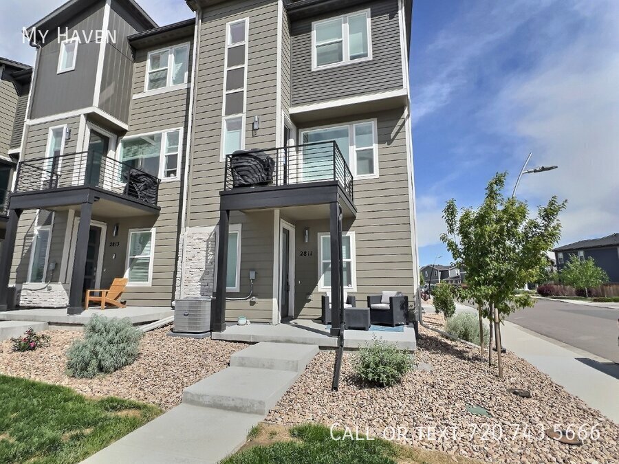 Foto principal - Beautiful and Spacious New Townhome in Nor...