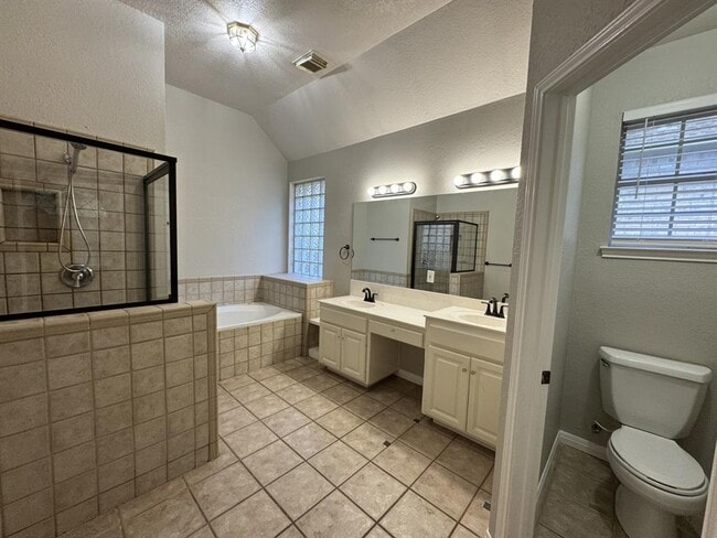 Building Photo - 5844 Back Bay Ln