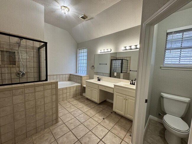 Foto del edificio - 5844 Back Bay Ln