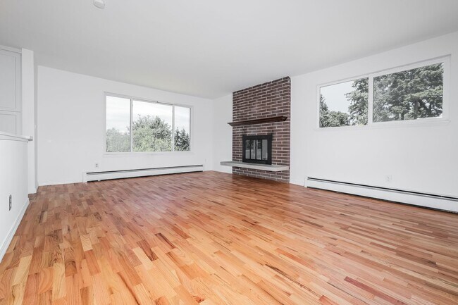 Foto del edificio - Versatile 5 Bedroom Retreat with Office and Outdoor Living in Burien