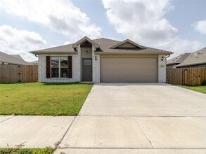 Building Photo - 2091 Bluestem Dr