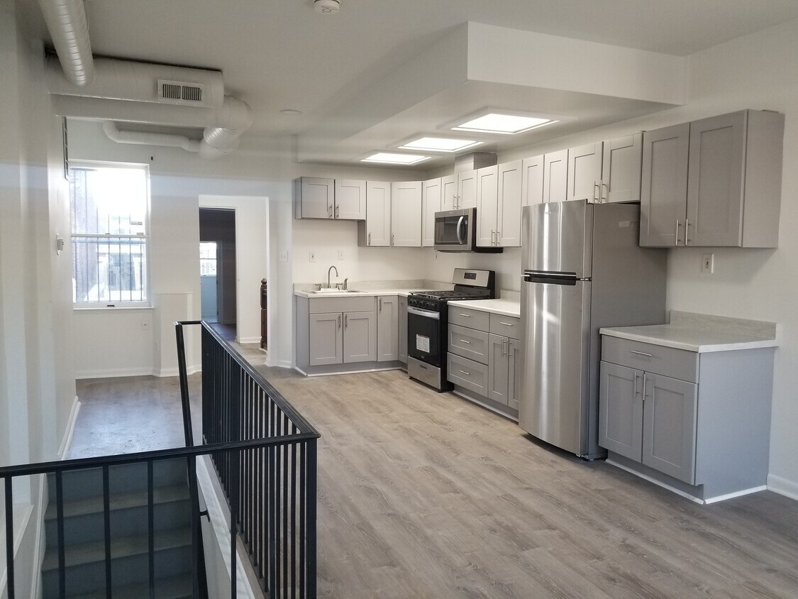 Foto principal - 1130 S Charles St