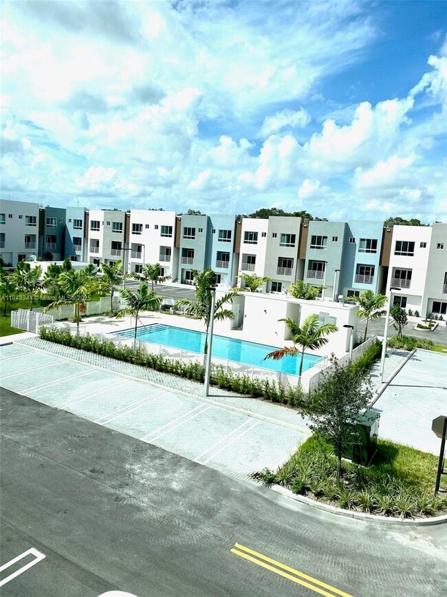 Foto del edificio - 2505 NE 193rd St