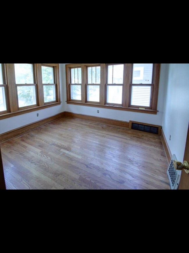Foto del edificio - 6216 W Richmond Ave