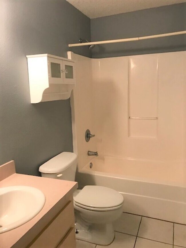 Foto del edificio - 3 bed 2 bath home