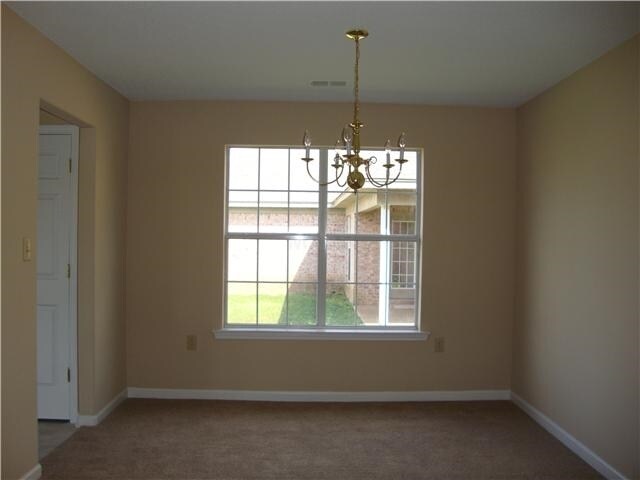 Foto del edificio - 6682 Whitten View Ln