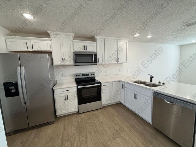 Building Photo - Brand new 2 bedroom 2 bath duplex