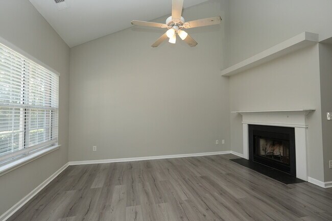 Building Photo - 12601 Tucker Crossing Ln