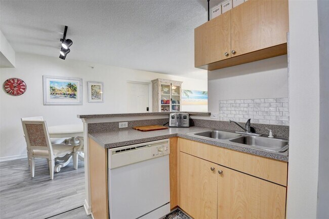 Foto del edificio - 704 Villa Cir