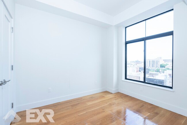 Foto del edificio - 5527 Myrtle Ave