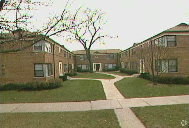 2103-2123 W Berwyn Ave - 2103-23 W. Berwyn Ave.