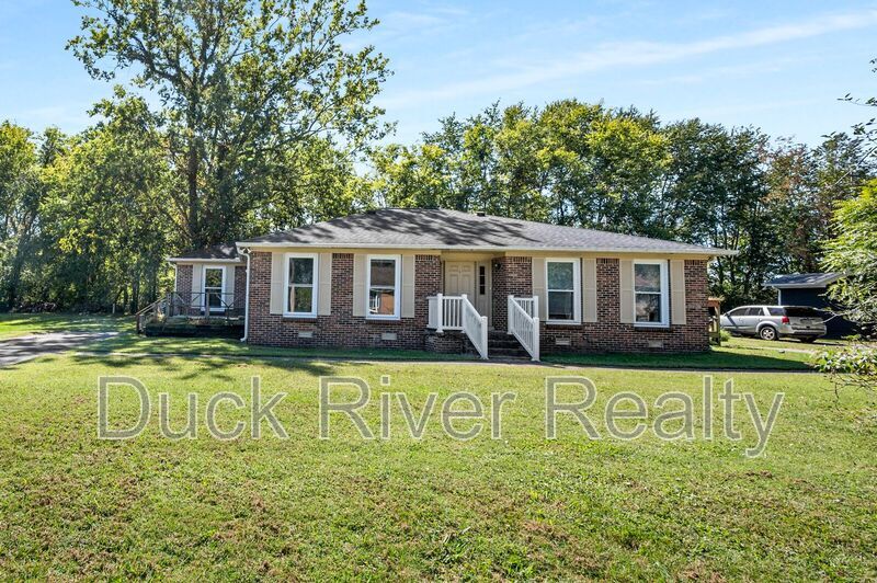 Foto principal - 203 Hunter Dr