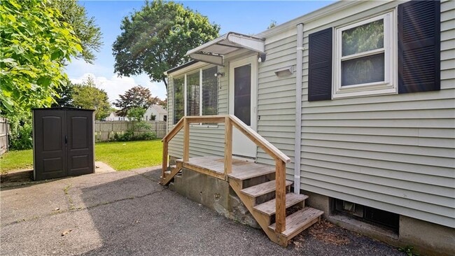 Building Photo - 92 Falcon Ave