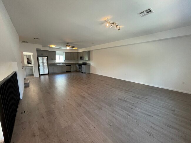 Foto del edificio - 6064 Colfax Ave