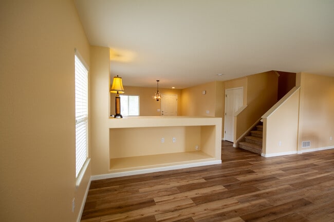 Building Photo - 5747 Jaguar Way