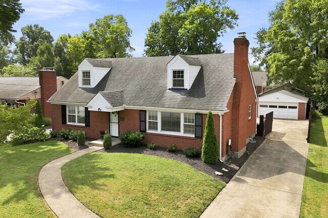 Building Photo - 912 Beechwood Rd