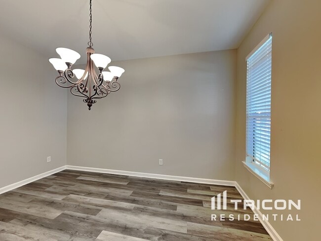 Building Photo - 606 Brookwater Dr