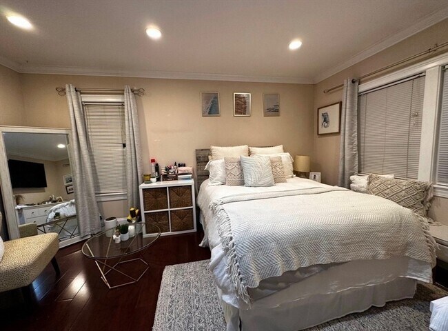 Foto del edificio - 614 E 5th St