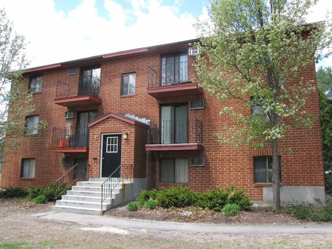 Building Photo - 1225 Bodwell Rd