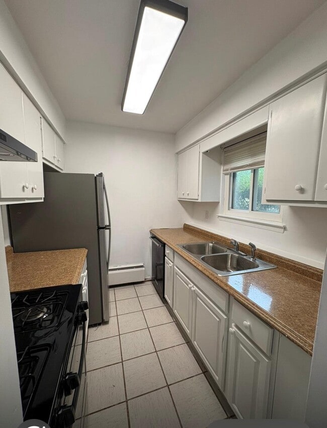 Building Photo - 19 Tanager Rd