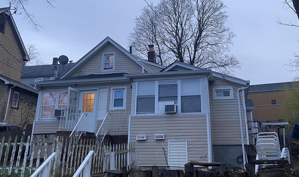 48 Van Nostrand Ave, Great Neck, NY 11024 Townhome Rentals in Great