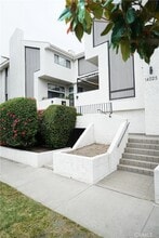 Building Photo - 14025 Riverside Dr