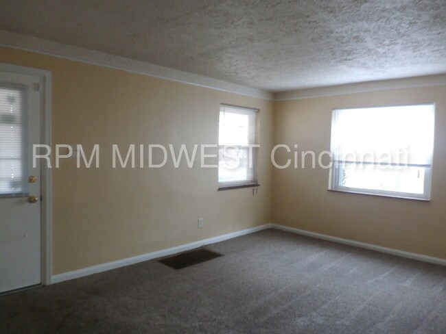 Building Photo - 5239 Willowood Ave